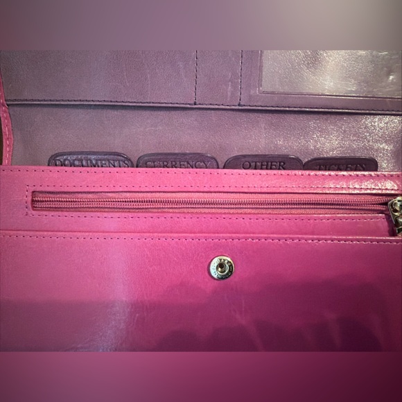 Abas Pink Clutch - Picture 2 of 6